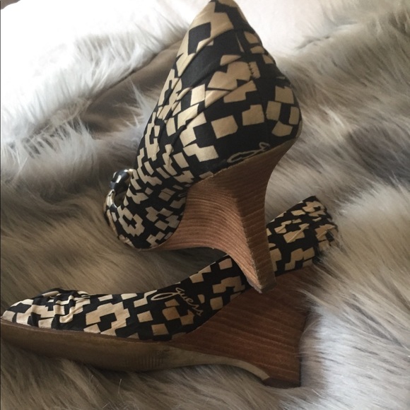 Guess bustier and wedges 💗 - Picture 3 of 4